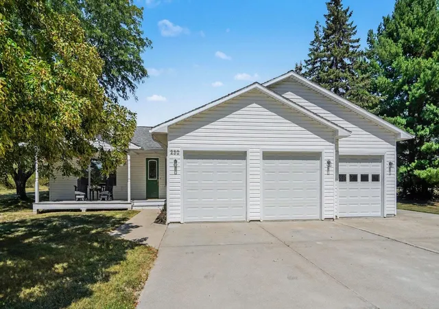 Photo 1 of Single family home for sale at 230 W Deerfield Rd, Mount Pleasant, MI 48858 | MLS# 80072835 | Listing updated on 2026-09-17