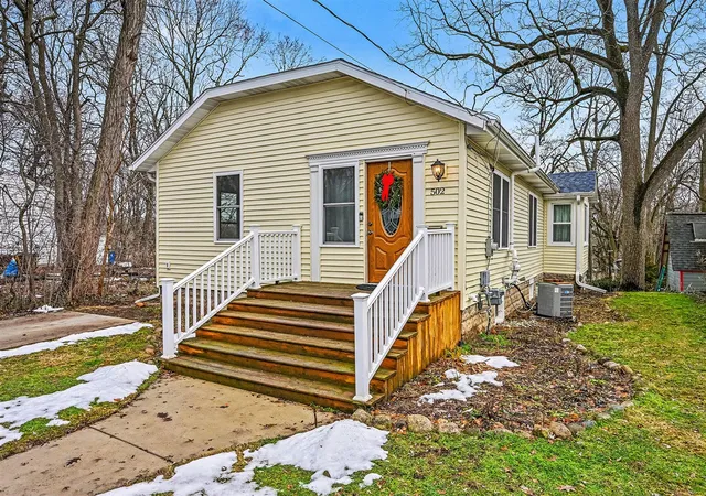 Homes for sale in Kalamazoo, MI | 502 N Berkley St, Kalamazoo, MI 49006 | MLS# 70510729