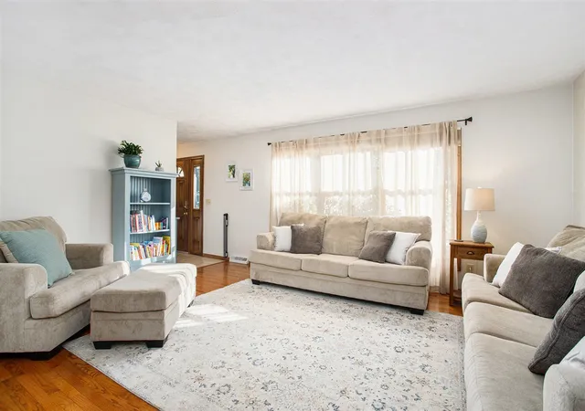 2nd image of 154 Hidden Forest Rd, Battle Creek, MI 49014 | MLS# 70498936