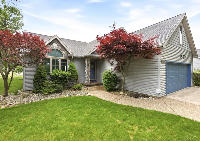 Homes for sale in Au Gres, MI | 1108 Cove Ct, Au Gres, MI 48703 | MLS# 50211550