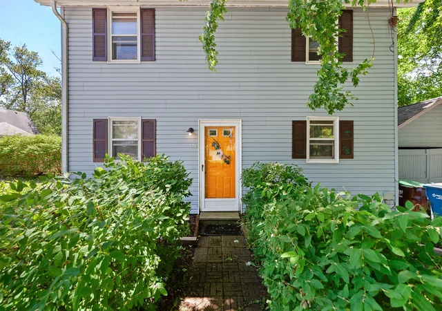 Photo 2 of Single family home for sale at 246 Washington St, Clinton, MI 49236 | MLS# 70535153 | Listing updated on 2026-08-25