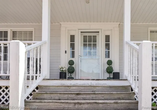 Photo 4 of Single family home for sale at 114 W 1St St, Tawas City, MI 48763 9389 | MLS# 61024963 | Listing updated on 2026-08-28