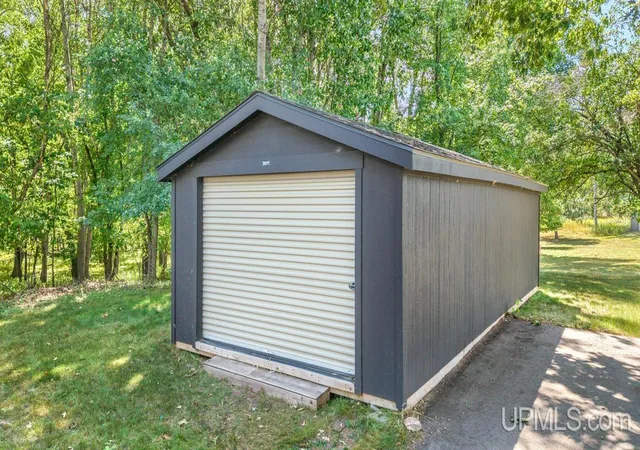 42nd image of 1035 E E St, Iron Mountain, MI 49801 | MLS# 50219193