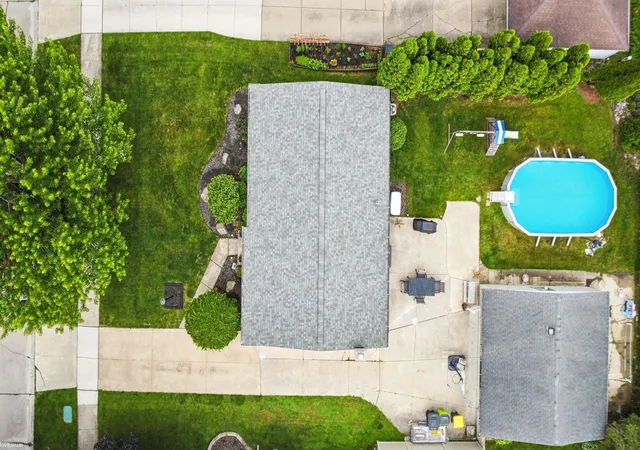 Photo 2 of Sale Pending at 50408 Spruce Dr, Chesterfield, MI 48047 | MLS# 50217643 | Listing updated on 2026-08-09