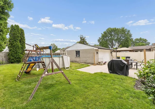 Photo 5 of Sale Pending at 50408 Spruce Dr, Chesterfield, MI 48047 | MLS# 50217643 | Listing updated on 2026-08-09