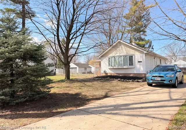Homes for sale in Melvindale, MI | 17913 Hanna St, Melvindale, MI 48122 1422 | MLS# 60981021