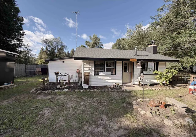 Photo 2 of Single family home for sale at 9311 E Diamond St, Saint Helen, MI 48656 | MLS# 50219817 | Listing updated on 2026-09-01