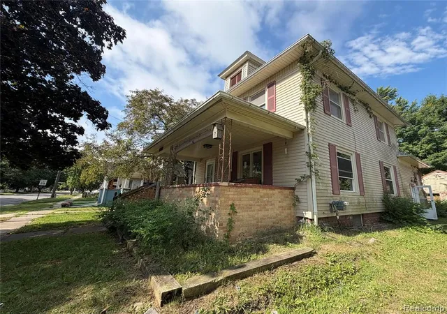 Homes for sale in Owosso, MI | 808 Division St, Owosso, MI 48867 | MLS# 61008240