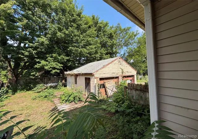 Homes for sale in Owosso, MI | 808 Division St, Owosso, MI 48867 | MLS# 61008240