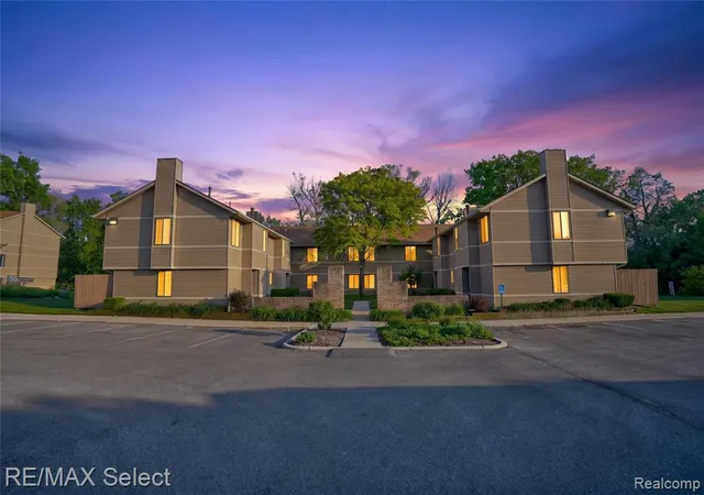 Homes for sale in Ann Arbor, MI | 250 Briarcrest Dr #130, Ann Arbor, MI 48104 | MLS# 60997967