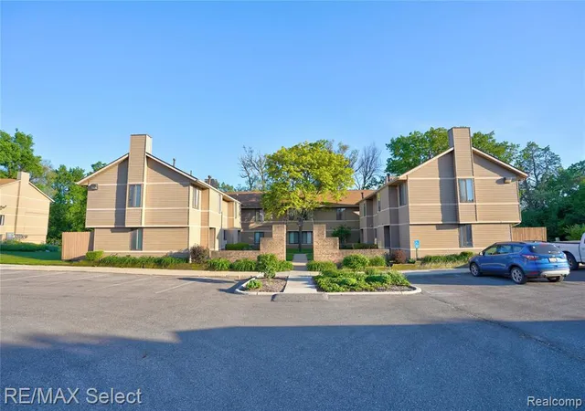 Homes for sale in Ann Arbor, MI | 250 Briarcrest Dr #130, Ann Arbor, MI 48104 | MLS# 60997967