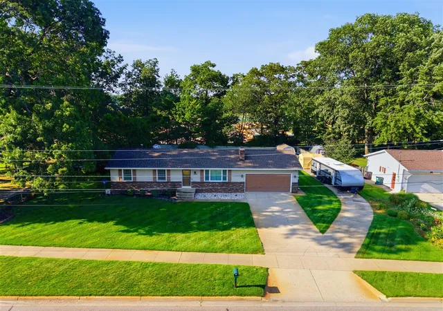 Photo 3 of Single family home for sale at 1658 Woodside Rd, Norton Shores, MI 49441 | MLS# 70550335 | Listing updated on 2026-08-05