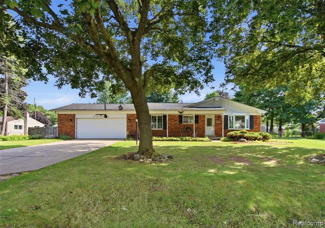 Photo 2 of Single family home for sale at 6271 Peach Dr, Clarkston, MI 48346 1628 | MLS# 61023550 | Listing updated on 2026-09-06
