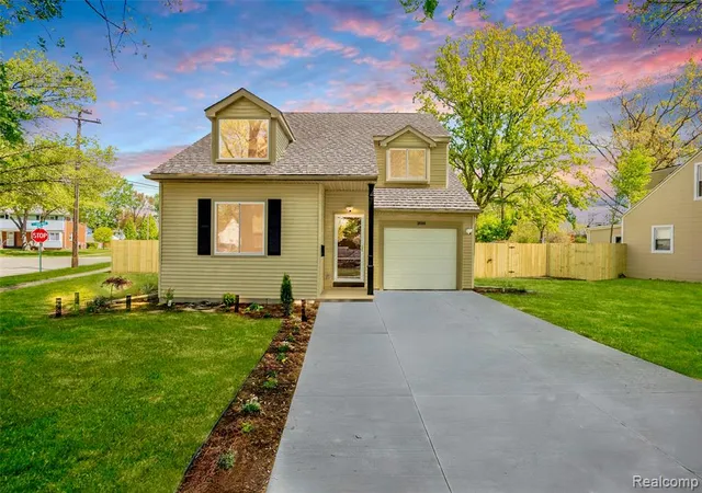 Homes for sale in Harper Woods, MI | 20505 Ridgemont Rd, Harper Woods, MI 48225 | MLS# 60993148