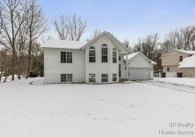 3rd image of 2054 52Nd St, Wyoming, MI 49519 | MLS# 70510740