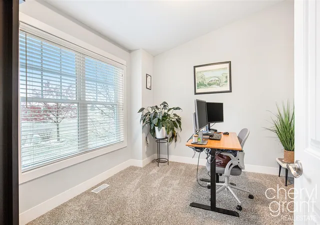 Listing Photo 5 - Condo for sale in building located at 6556 Gracepoint Dr, Caledonia, MI 49316