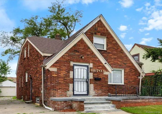 Photo 3 of Sale Pending at 18709 San Juan Dr, Detroit, MI 48221 | MLS# 60964991 | Listing updated on 2026-07-07