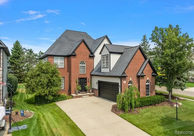 1st image of 587 Bay Pointe Dr, Oxford, MI 48371 | MLS# 61022601