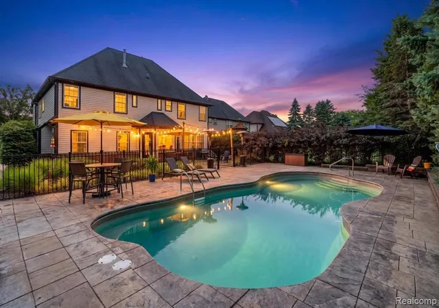 2nd image of 587 Bay Pointe Dr, Oxford, MI 48371 | MLS# 61022601