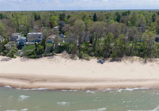 Homes for sale in Union Pier, MI | 16127 Meadow Dr, Union Pier, MI 49129 | MLS# 70530945