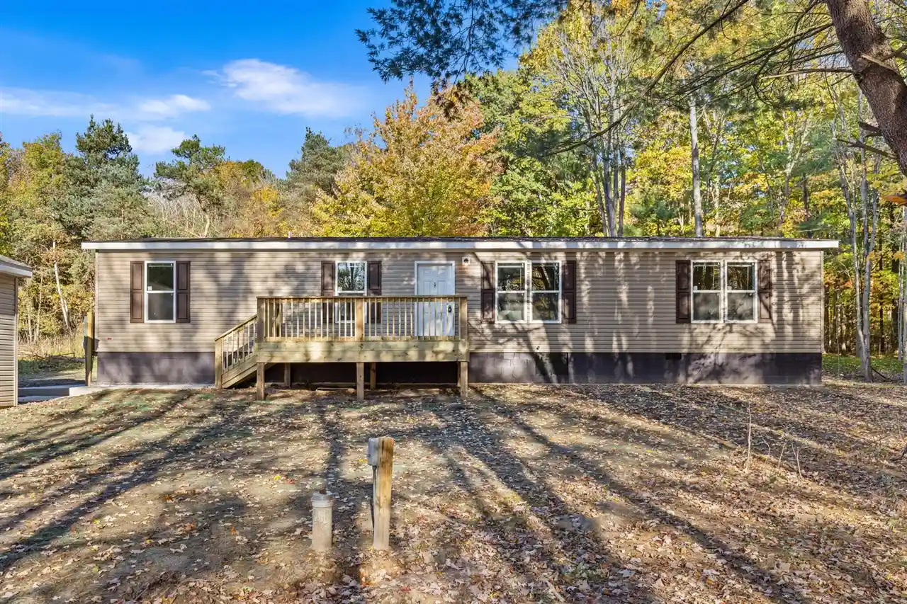 Photo 1 of Single family home for sale at 15250 Algoma Ave, Cedar Springs, MI 49319 | MLS# 70565512 | Listing updated on 2026-10-28