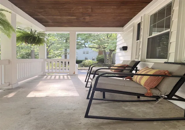 Photo 3 of Sale Pending at 1003 Hoyt St, Grand Rapids, MI 49507 | MLS# 70550634 | Listing updated on 2026-08-14
