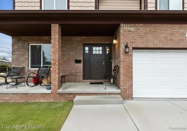 3rd image of 36738 Vine Dr, Sterling Heights, MI 48312 2959 | MLS# 60994704