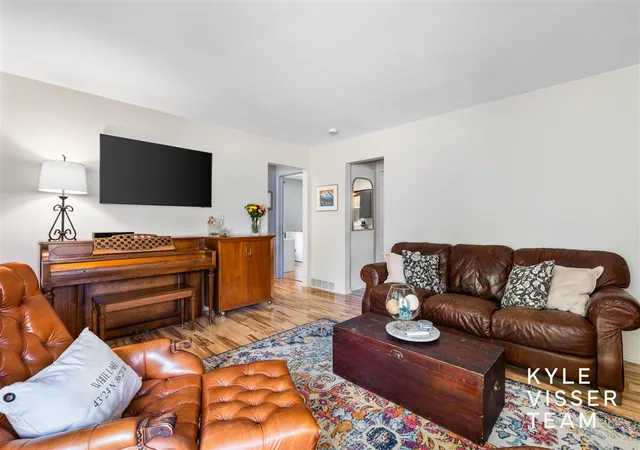 Photo 4 of Sale Pending at 805 Rosewood Ave, Grand Rapids, MI 49506 | MLS# 70536056 | Listing updated on 2026-07-22