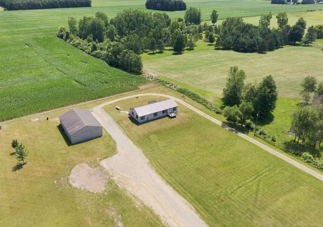 58th image of 3271 Wagner Rd, Croswell, MI 48422 | MLS# 50214144