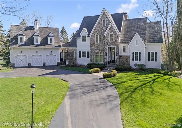 Homes for sale in Milford, MI | 4334 Terra Ridge Dr, Milford, MI 48381 | MLS# 60986313