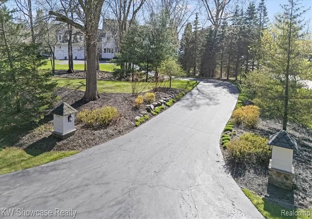 Homes for sale in Milford, MI | 4334 Terra Ridge Dr, Milford, MI 48381 | MLS# 60986313