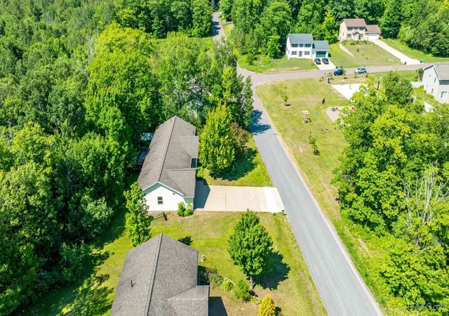 Photo 3 of Single family home for sale at 1924 Sherwood Dr, Houghton, MI 49931 | MLS# 50207798 | Listing updated on 2026-09-12