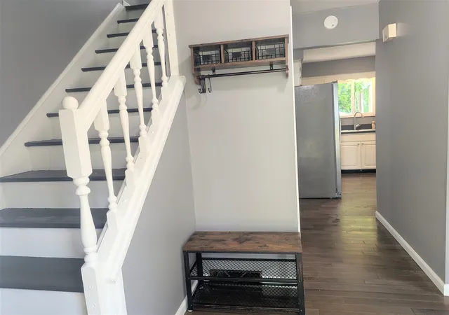 3rd image of 2731 Valley Dr, Ann Arbor, MI 48103 | MLS# 70540106