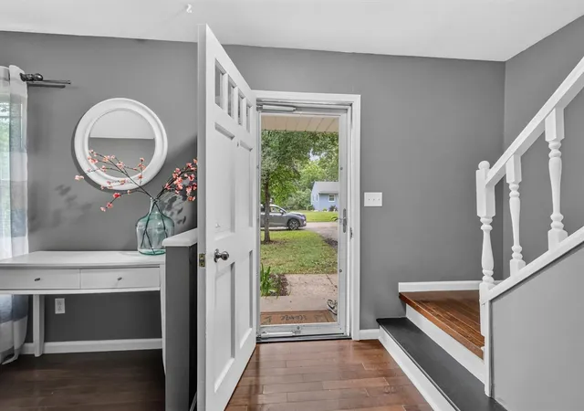 4th image of 2731 Valley Dr, Ann Arbor, MI 48103 | MLS# 70540106