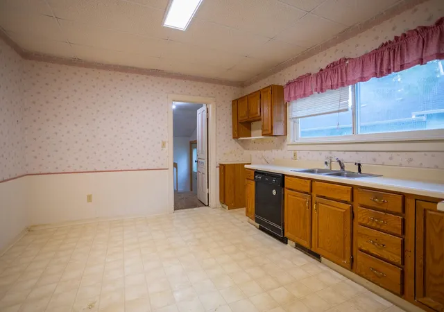 Homes for sale in Owosso, MI | 526 E Williams St, Owosso, MI 48867 | MLS# 50214423