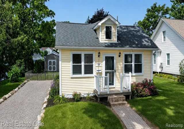 Photo 1 of Sale Pending at 109 N Andrews St, Lake Orion, MI 48362 | MLS# 61025744 | Listing updated on 2026-09-04