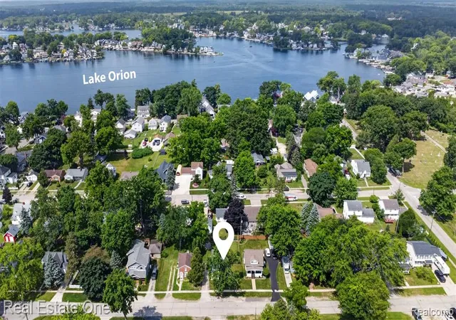 Photo 3 of Sale Pending at 109 N Andrews St, Lake Orion, MI 48362 | MLS# 61025744 | Listing updated on 2026-09-04