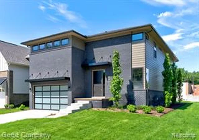 Homes for sale in Royal Oak, MI | 804 Irving Ave, Royal Oak, MI 48067 | MLS# 61010122