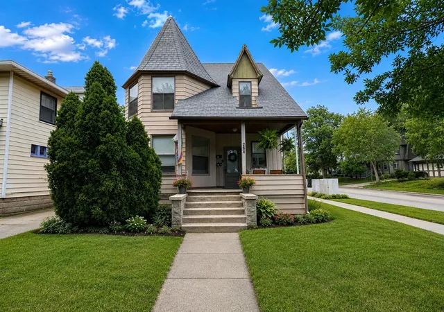 Homes for sale in Grand Rapids, MI | 264 Eastern Ave, Grand Rapids, MI 49503 | MLS# 70535595