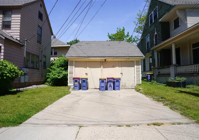 Homes for sale in Grand Rapids, MI | 264 Eastern Ave, Grand Rapids, MI 49503 | MLS# 70535595