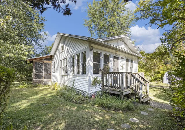 1st image of 7241 A St, South Haven, MI 49090 | MLS# 70496753