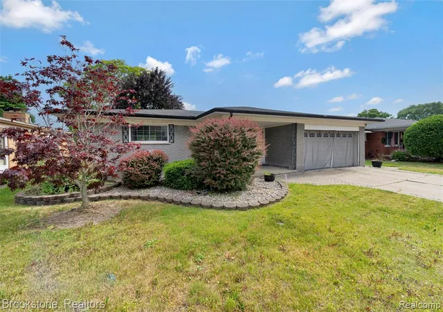 1st image of 11828 Robinwood Blvd, Warren, MI 48093 | MLS# 61003076