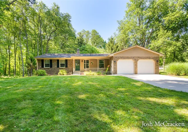 Homes for sale in Lowell, MI | 2894 Gulliford Dr, Lowell, MI 49331 | MLS# 70543666