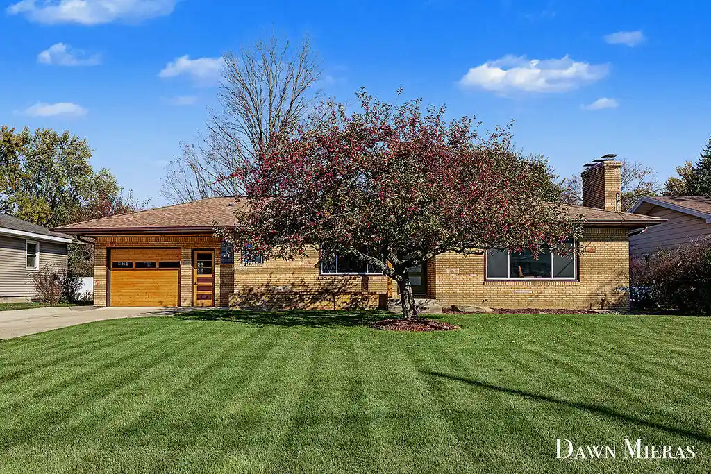 Photo 1 of Sale Pending at 543 Brownell St, Grand Rapids, MI 49548 | MLS# 70565832 | Listing updated on 2026-10-25