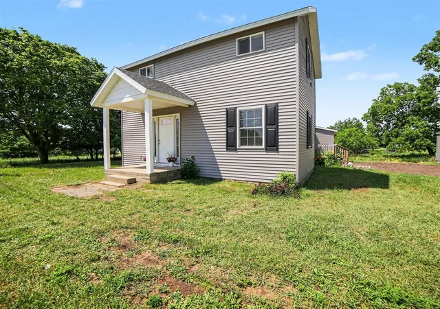 Homes for sale in Scottville, MI | 910 W Bradshaw Rd, Scottville, MI 49454 | MLS# 70545054