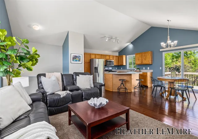 Homes for sale in Grand Rapids, MI | 2070 Shiloh Point Dr, Grand Rapids, MI 49546 | MLS# 70532377