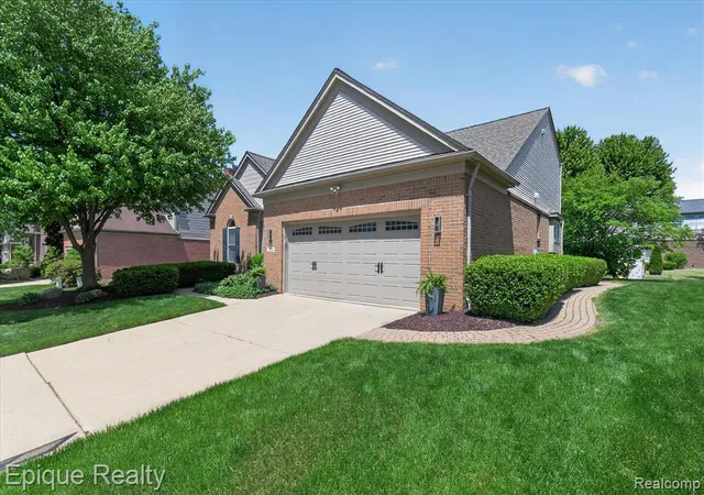 4th image of 760 Caribou Ct, Rochester, MI 48307 | MLS# 61000805