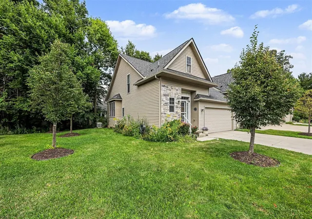 Photo 3 of Condo for sale at 5496 Trillium Xing Ct, Ann Arbor, MI 48103 | MLS# 70551031 | Listing updated on 2026-09-14