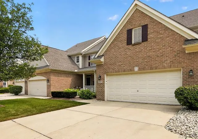 Photo 1 of Sale Pending at 32969 Brookside Cir #18, Livonia, MI 48152 1426 | MLS# 61012568 | Listing updated on 2026-10-05