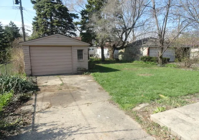 Photo 2 of Sale Pending at 15534 Chestnut Ave, Eastpointe, MI 48021 | MLS# 70499257 | Listing updated on 2026-04-06